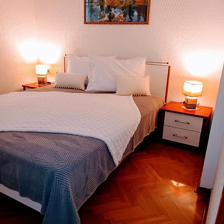 Ferienwohnung Nena In ツリクヴェニツァ エクステリア 写真