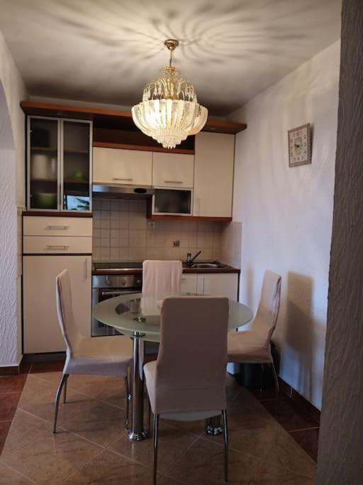 Ferienwohnung Nena In ツリクヴェニツァ エクステリア 写真