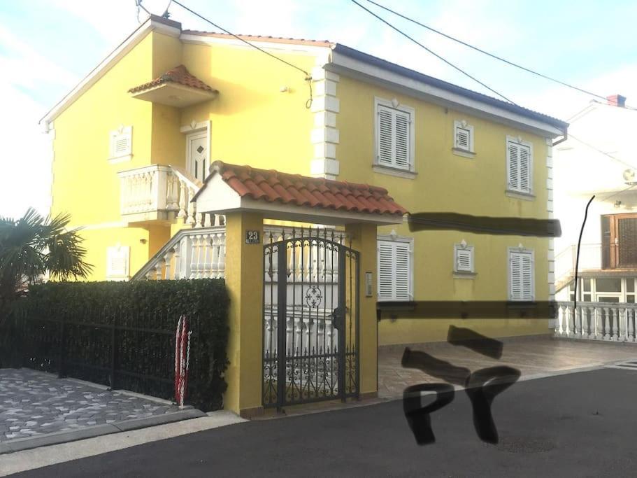 Ferienwohnung Nena In ツリクヴェニツァ エクステリア 写真